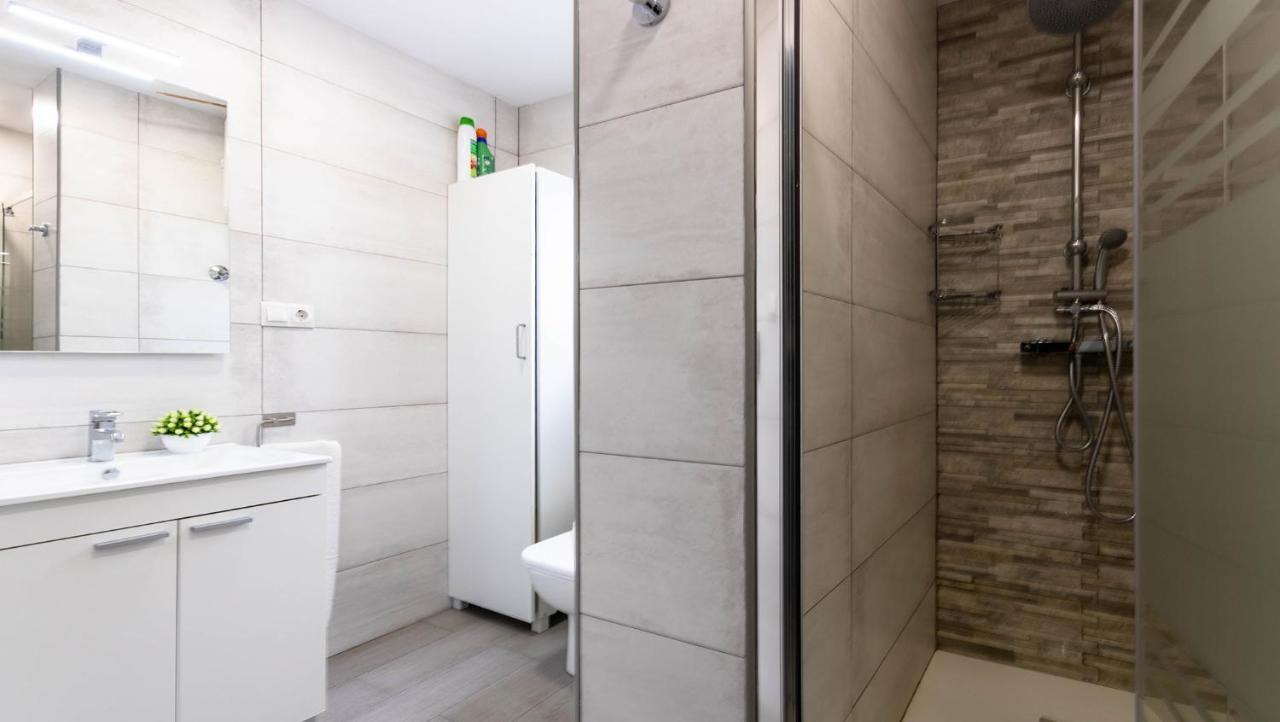 Apartamento Santa Justa เซบีญา ภายนอก รูปภาพ